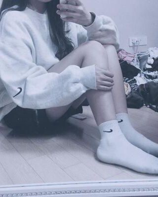 by《围观隔壁宗门师徒虐恋》作者：雾外山