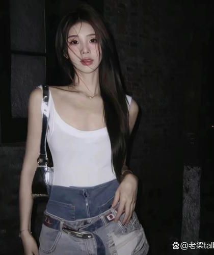 《臣服》作者：安妮薇