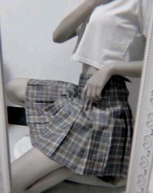 《无人爱我》作者：弄酒