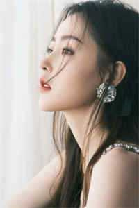 [np 更32]《穿进万人迷买股文里当炮灰美人（穿书 双性总受）》作者顾咕咕